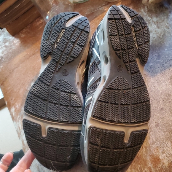 Speedo Water Shoes Black and White - Picture 4 of 4